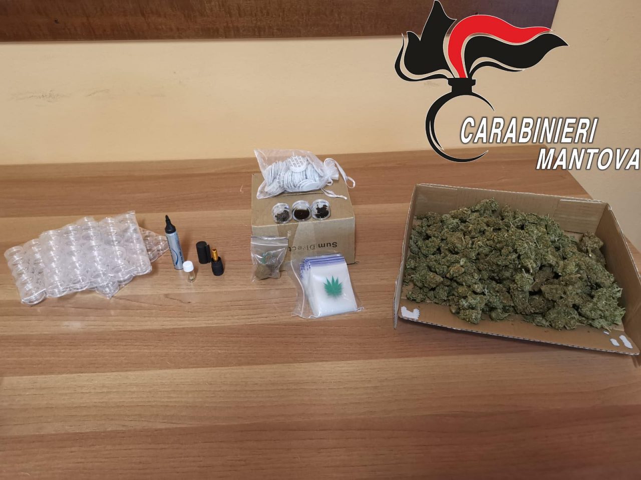 Beccati dai carabinieri con 250 grammi di droga: 3 persone denunciate