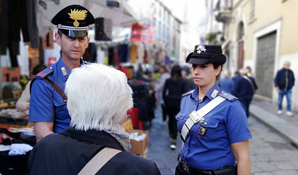 Finti carabinieri tentano di raggirare anziana 95enne, ma arrivano quelli veri