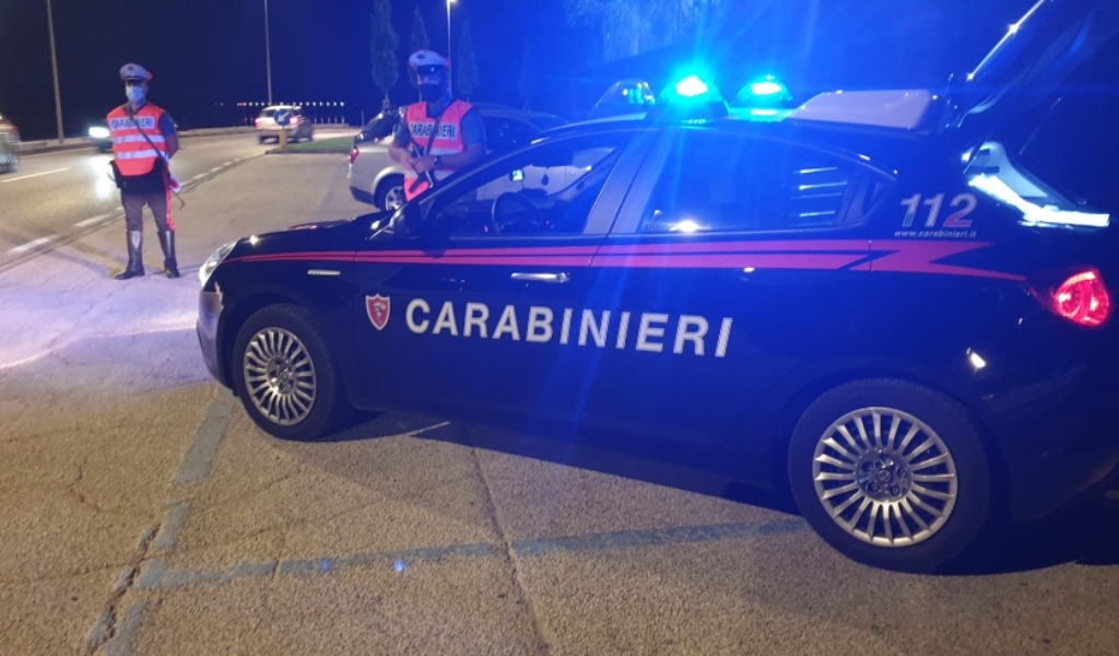 20enne denunciato per spaccio, la droga nascosta nella borsa della fidanzata 16enne