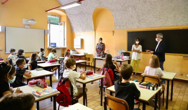 Covid a scuola: oltre 18mila contagi in Lombardia, ma il monitoraggio è difficile