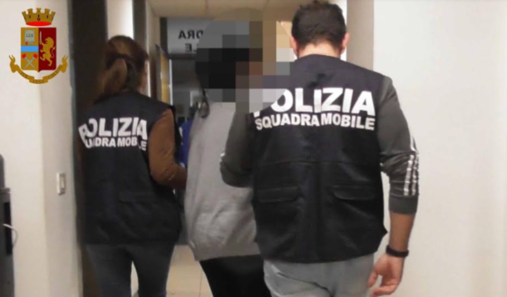 Arrestato ultimo membro di una baby gang dopo mesi di latitanza all’estero: ha solo 16 anni