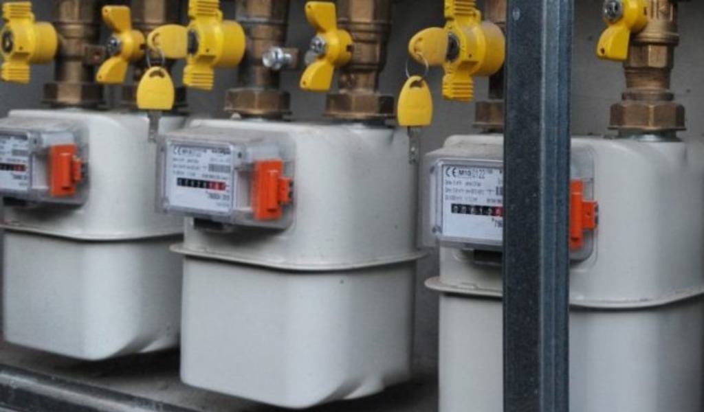 Gli chiudono il gas perchè non paga, titolare di un pub inizia a rubarlo