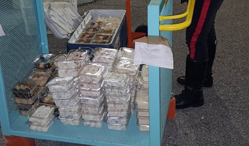 Trasporta alimenti in pessime condizioni igieniche: scoperto dopo aver causato un incidente