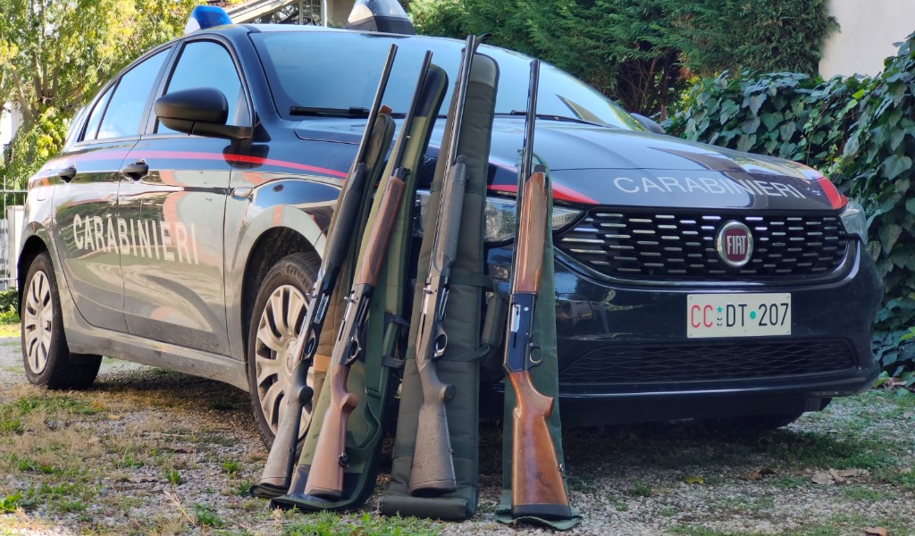 Caccia pericolosa: quattro cacciatori scoperti abusivamente in una proprietà privata