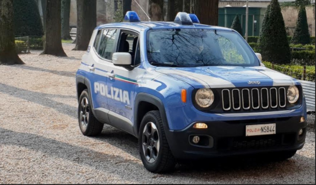 Con un etto di droga addosso pronta per essere spacciata: 21enne pregiudicato in manette