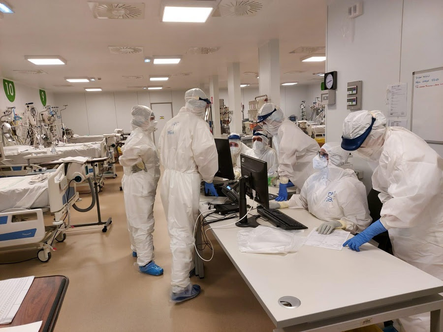 Aumento ricoveri Covid: “Nessun lockdown sanitario ma attività non urgenti rimodulate”