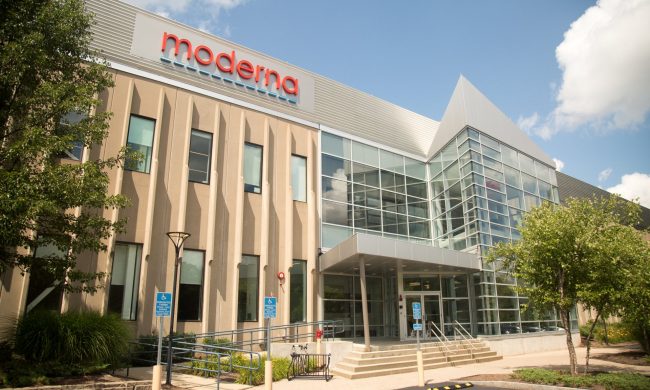 Dopo la Pfizer ecco il vaccino anti-Covid di Moderna: «Efficace al 94,5 per cento»