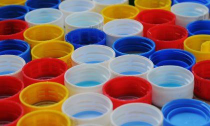 Plastic challenge, la sfida di Cariplo alle plastiche monouso