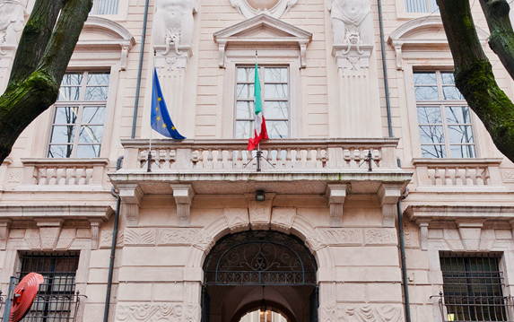 Coniugi a processo per l’omicidio di Villa Saviola: marito e moglie si accusano a vicenda