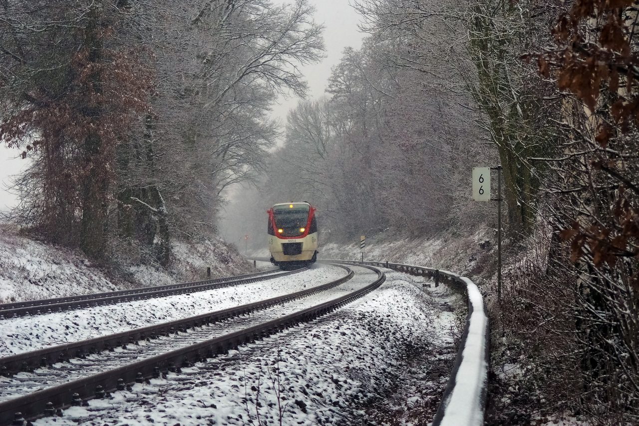 Scatta il piano neve sulla circolazione ferroviaria: domani meno treni sui binari