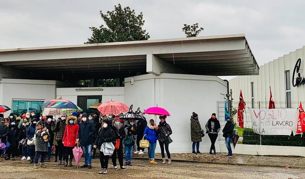 Oggi sciopero di 7 ore alla Corneliani: bloccati i camion in uscita