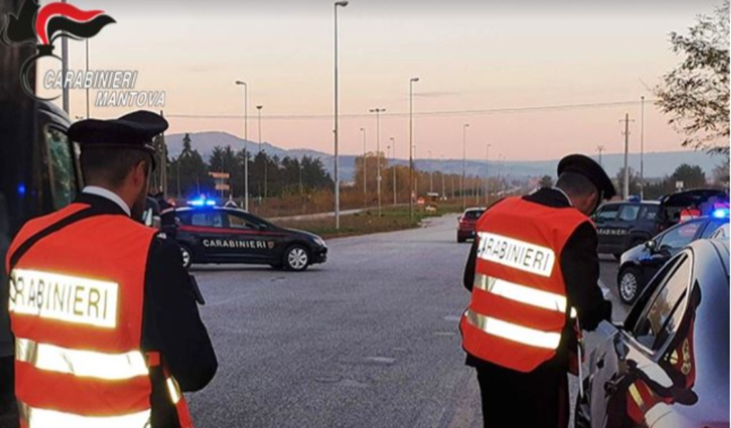 In sei in auto: tutti residenti in comuni diversi e fuori provincia