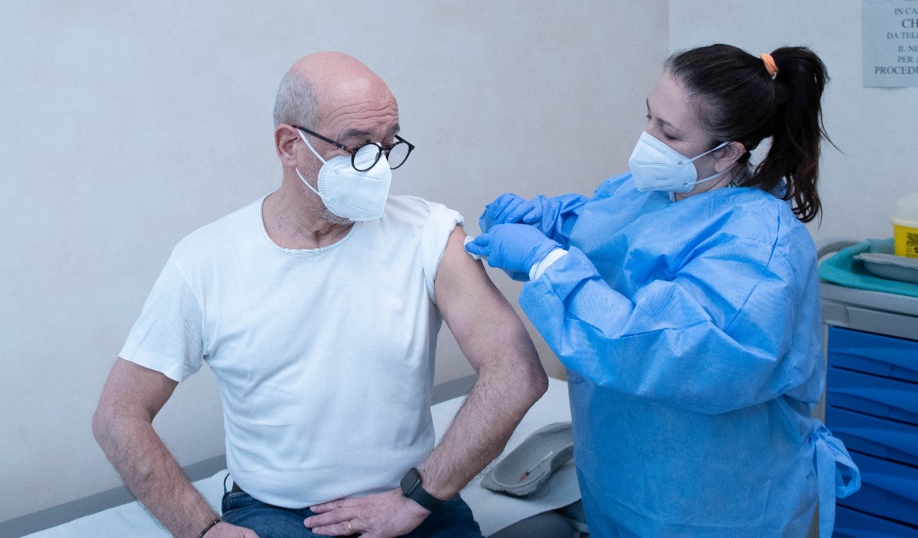 A Mantova iniziato il richiamo delle vaccinazioni anti-Covid, domani in arrivo altre dosi