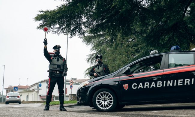 Mantovano fermato dai Carabinieri di Verona: era fuori regione e positivo al Covid