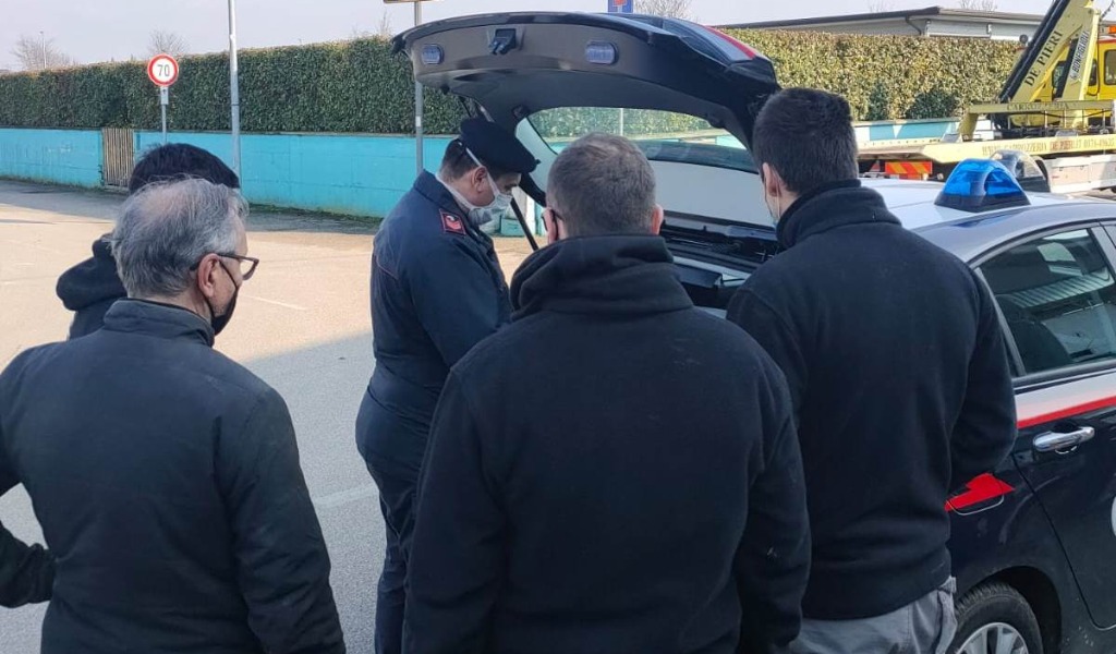 Volantinavano fuori dalla Regione e senza contratto, nei guai tre lavoratori