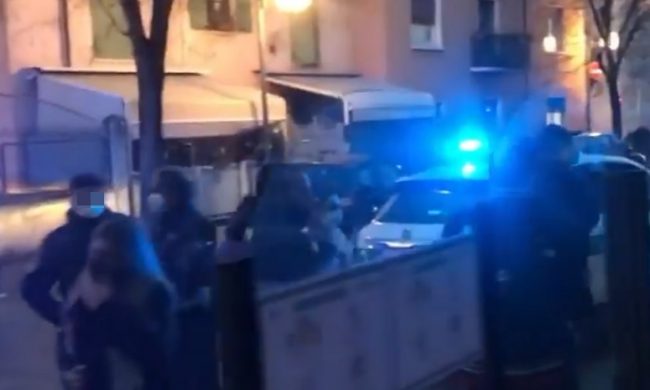 Notte di schiamazzi e assembramenti ad Asola, quasi 3mila euro di multa per un gruppo di ragazzi