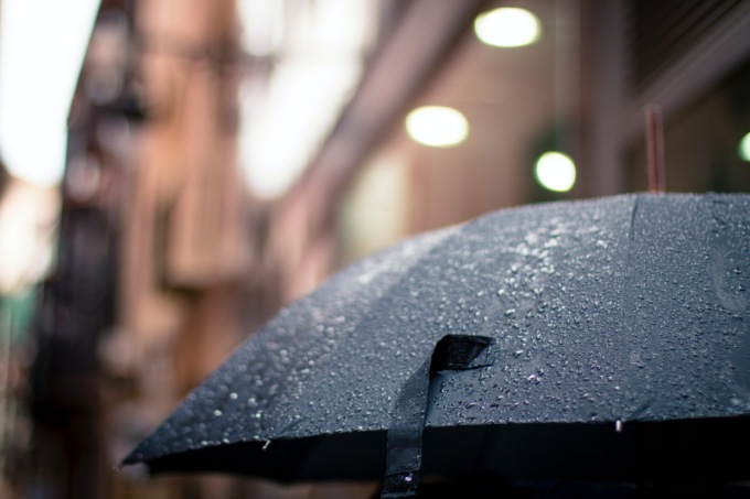 Tempo in peggioramento: arrivano pioggia, temporali e calo delle temperature