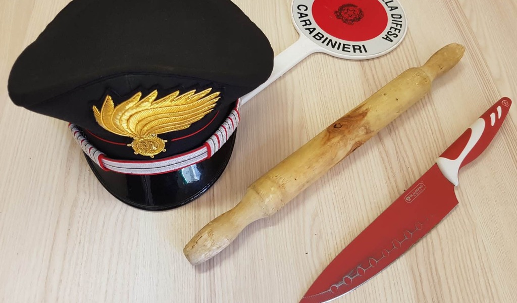 In giro in piena notte con un amico.. ma doveva essere a casa ai domiciliari