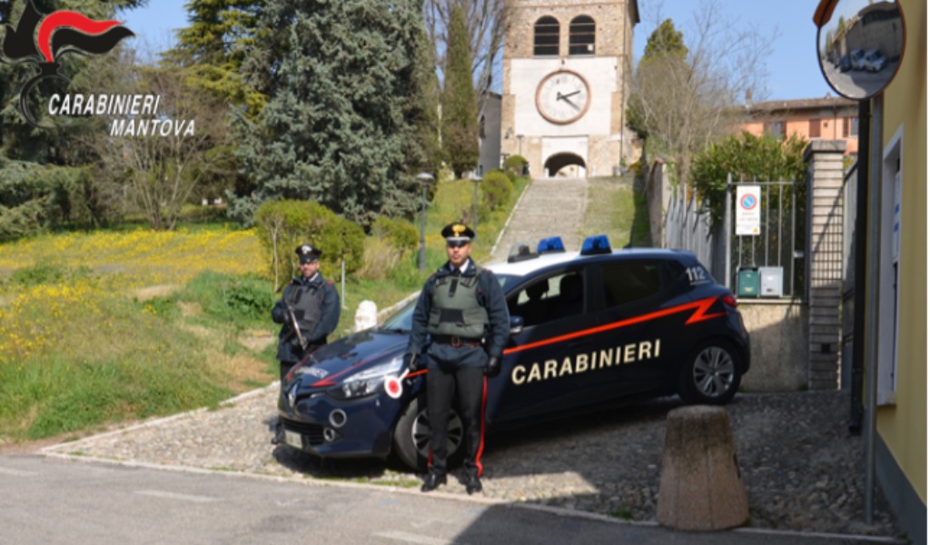 25enne ubriaco al volante, nell’auto teneva un manganello utilizzato per un furto