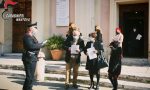 Lotta alle truffe agli anziani, i Carabinieri distribuiscono volantini informativi