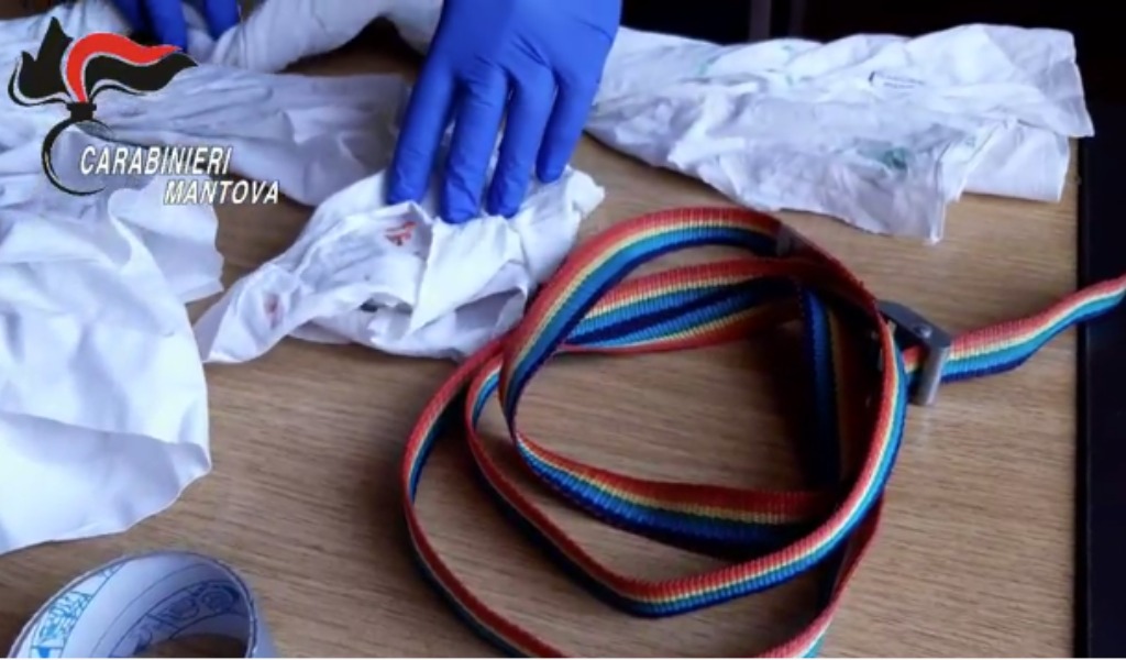 La mediatrice culturale va a casa sua e lui la sequestra per 24 ore da incubo