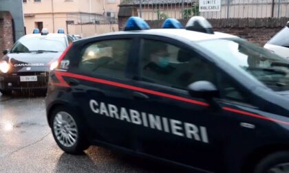 Per non far trovare la droga minacciano con un coltello i Carabinieri: 4 arresti a Borgo Virgilio