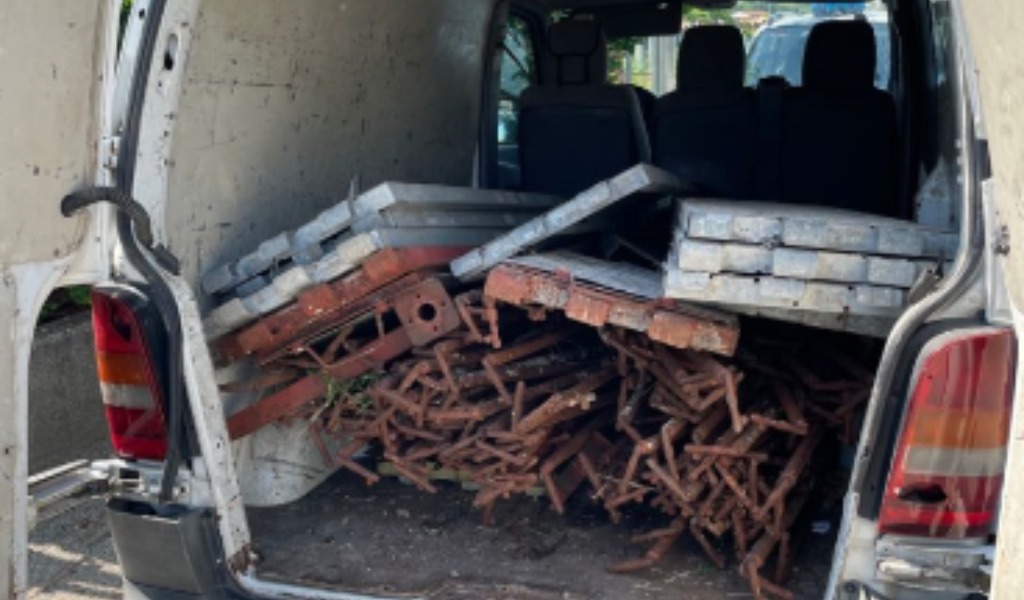 Ruba materiale edile da un cantiere: denunciata donna 52enne