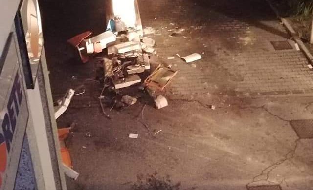 Assalti ai distributori con la ruspa: sgominata banda criminale