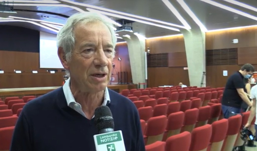 Bertolaso: “In Lombardia inoculato il 20% dei vaccini somministrati in Italia”