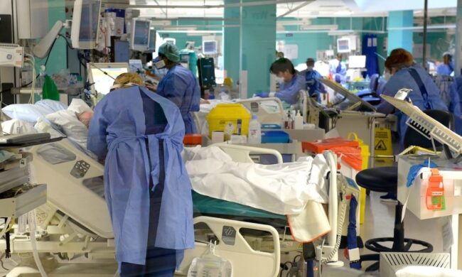 Covid, nelle Terapie intensive lombarde meno di cento ricoverati