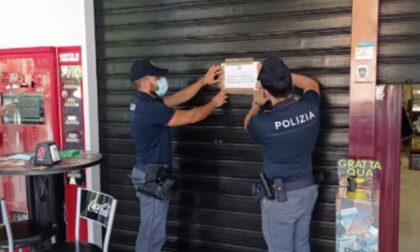 Latitante seduto tranquillamente al bar, chiuso locale ritrovo per pregiudicati