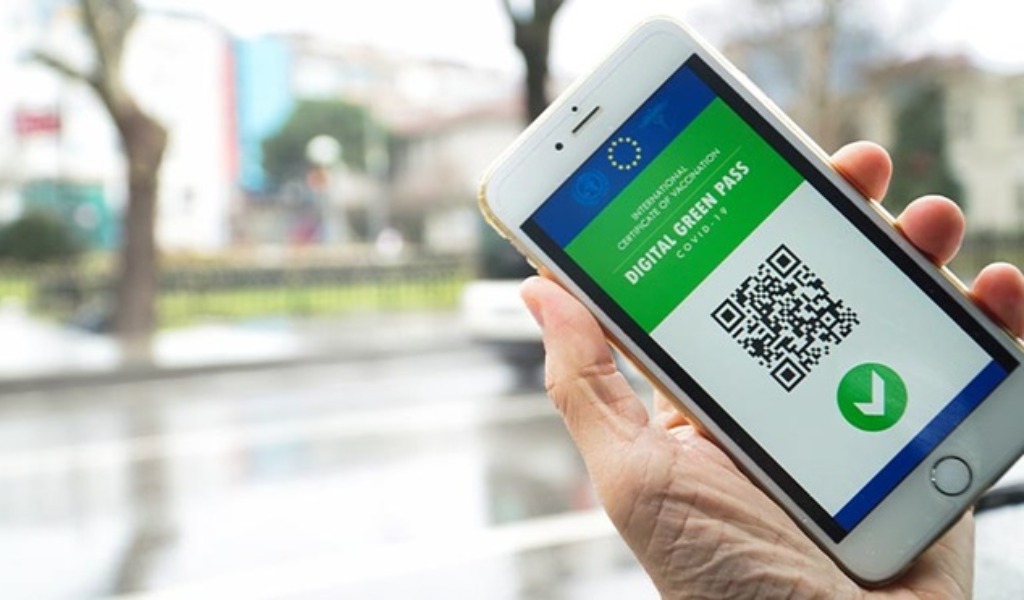 Green pass: verso l’obbligo anche per dipendenti pubblici e trasporti locali