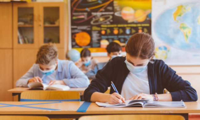 Nuove regole per le quarantene nelle scuole e la Dad: ecco cosa cambia