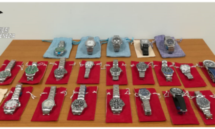 Cerca di vendere un Rolex tarocco... ai Carabinieri