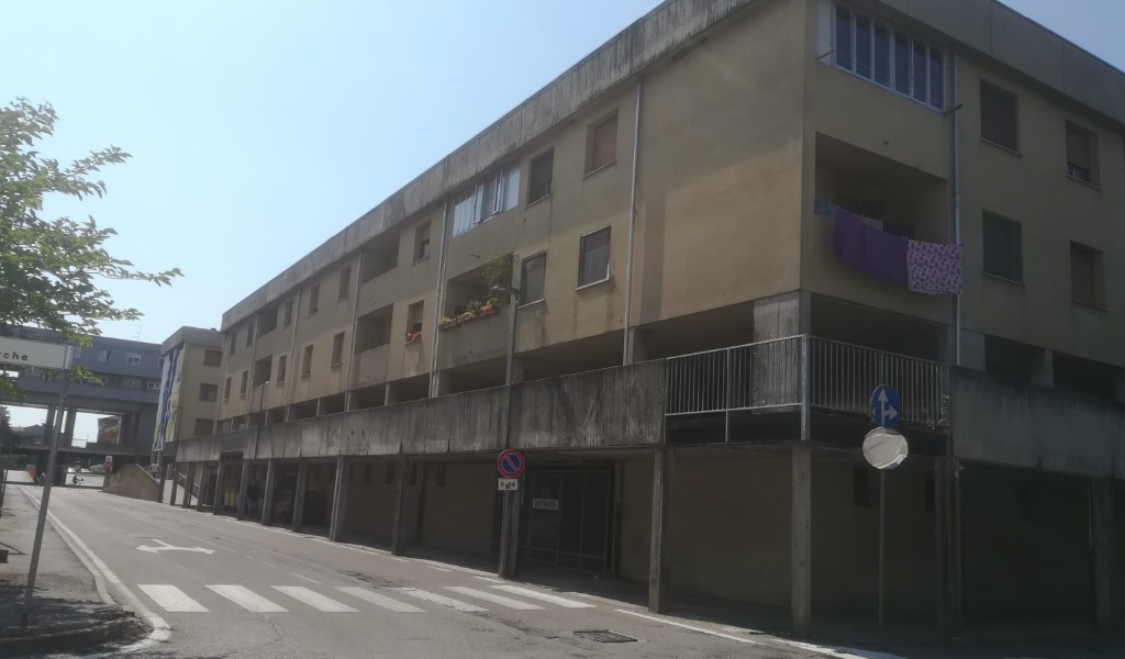 Partiti i lavori per il restyling dei portici di Lunetta