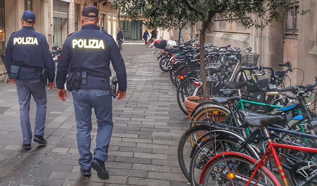 Presi con la refurtiva ai Giardini Valentini: due minorenni denunciati