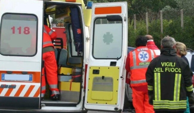 Malore in auto a Sustinente: muore all’incrocio una donna di 58 anni
