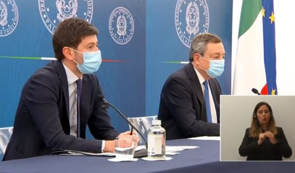 Terza dose vaccino, l’ok di Speranza: “Partiremo entro settembre”