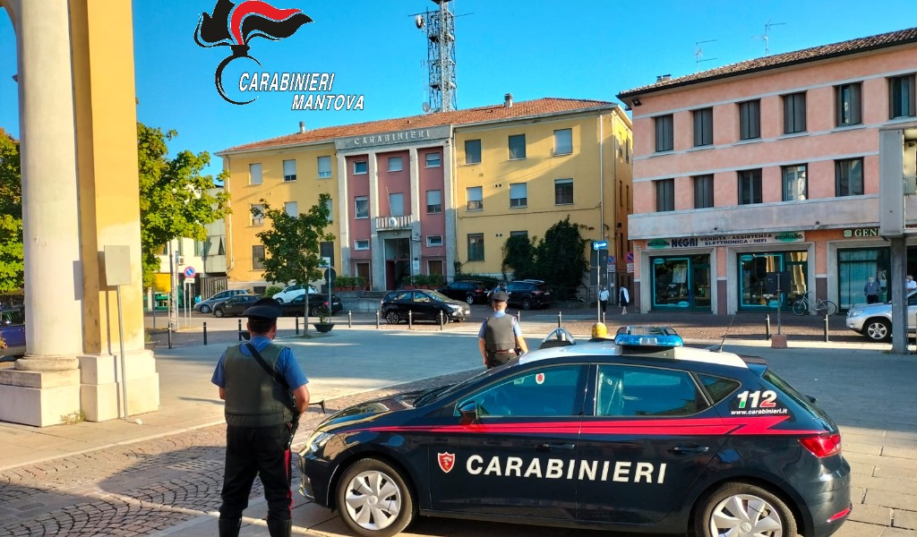 Ennesimo tentativo di violenza domestica, questa volta sotto gli occhi dei Carabinieri