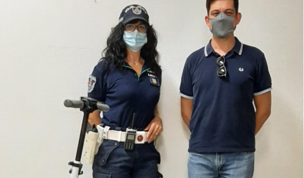 Rubano il monopattino al professore davanti a scuola: i ladri sono due minorenni