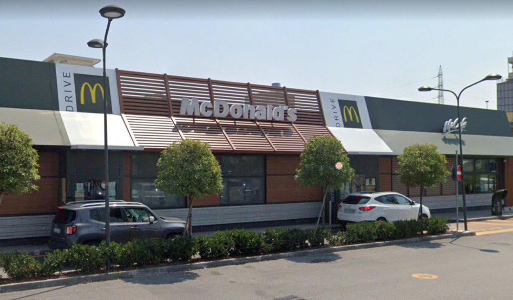 Fuga e spari fuori dal McDrive: maresciallo fuori servizio arresta delinquente