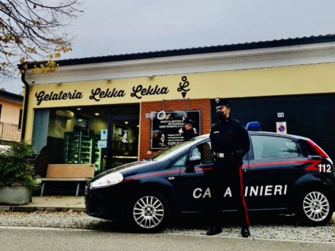 In carcere il rapinatore della gelateria Lekka Lekka di Asola