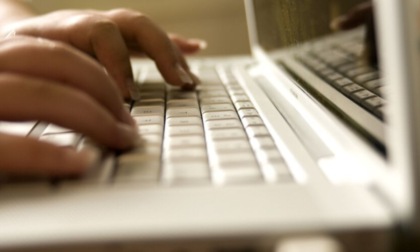 Non accetta la fine della relazione e minaccia la ex via social, arrestato 45enne a Bagnolo San Vito