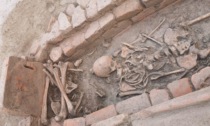 Clamorosa scoperta nel Mantovano: venute alla luce 11 antiche tombe