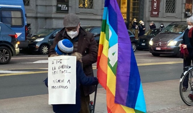 Anche Mantova scende in piazza contro la guerra tra Russia e Ucraina