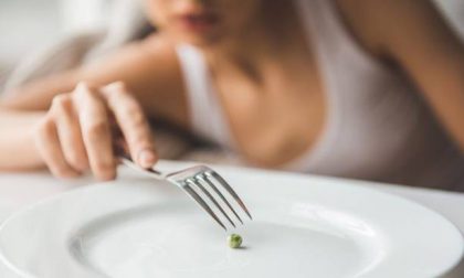 Parte per un studiare negli Stati Uniti e torna anoressica, il Tribunale di Mantova condanna la società di viaggi