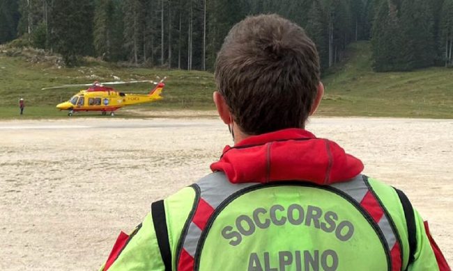 Blocco di roccia si stacca dalla parete: freeclimber 27enne ferito gravemente