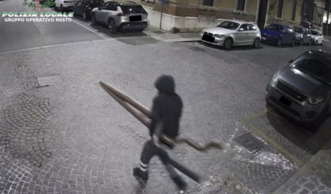 Razzia di rame in centro storico a Mantova, 37enne incastrato dalle telecamere
