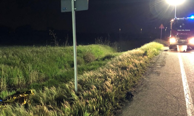 Investe un anziano e lo uccide, poi scappa: il pirata della strada è un 50enne ubriaco