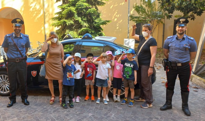 Scolaresche in visita alla caserma dei Carabinieri di Mantova